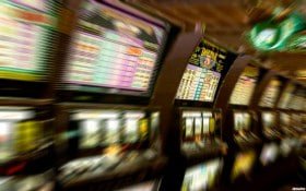 Phòng live casino với dealer người thật tại wim 78